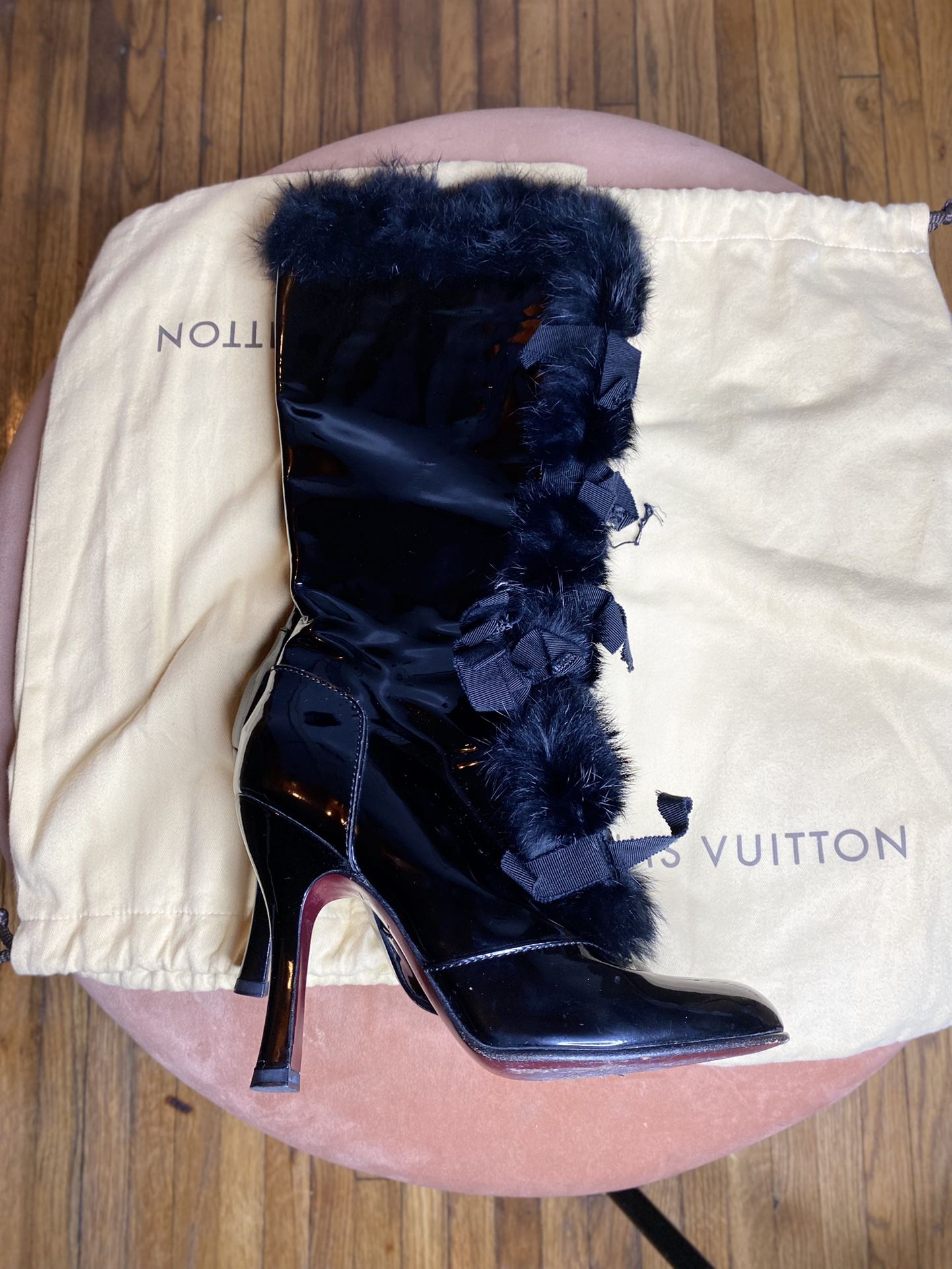 LouisVuitton Fox Fur Patent Leather Boots Worn Once for Sale in Brooklyn,  NY - OfferUp