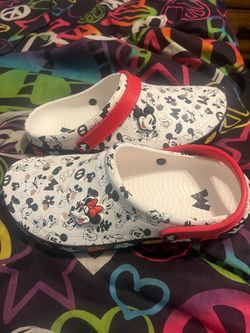 Mickey Mouse Crocs Men’s 9