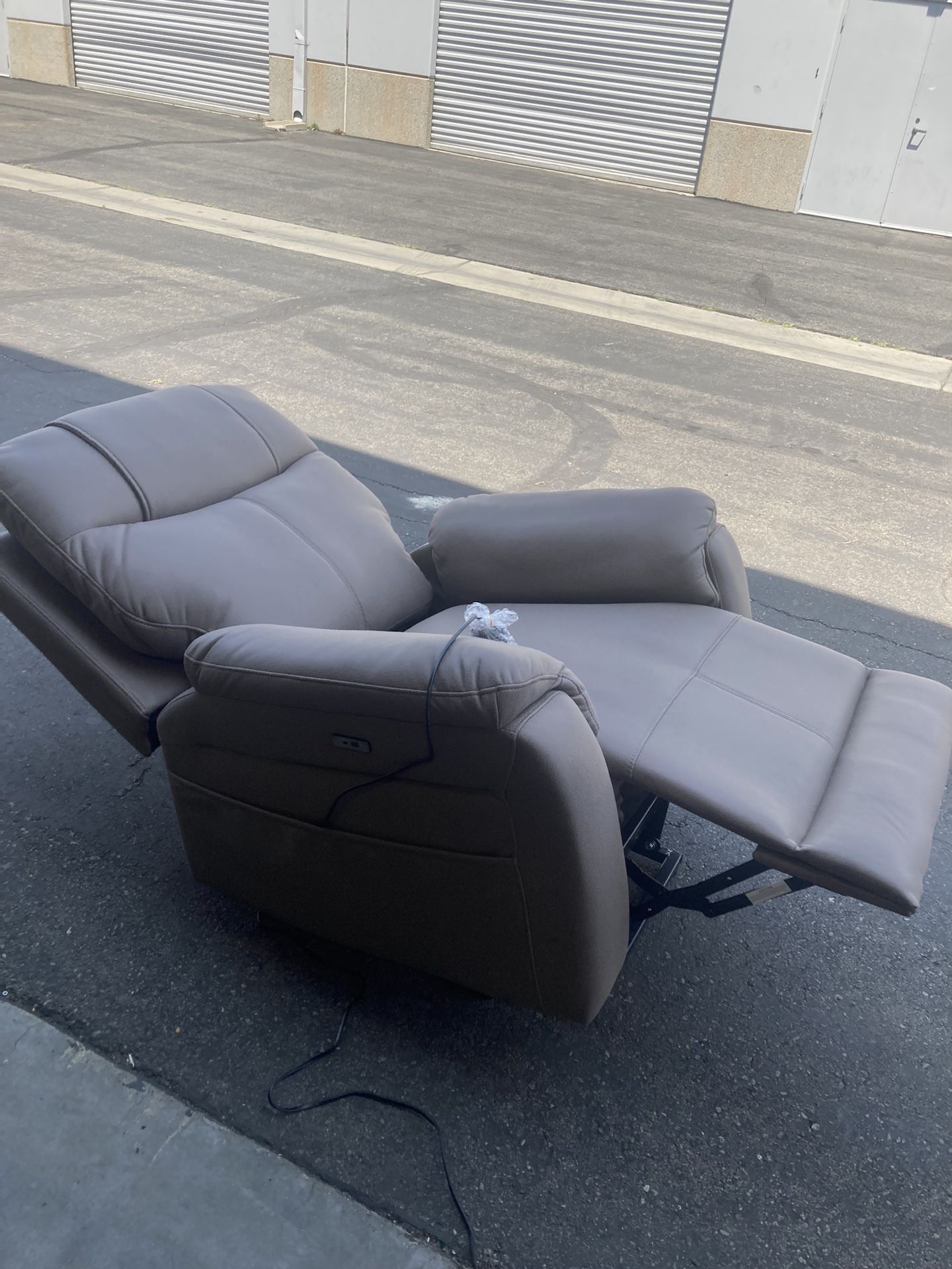 Lift/recline Power Lift/ Recline NEW