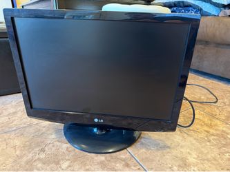 22" LG HDTV (Model 22LG30) - Complete with Remote