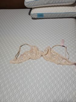 Victoria's Secret Lace Bra -34C