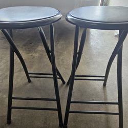 2 FOLDING STOOL 