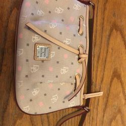 Like New Dooney & Bourke Purse 👜 10 1/2”L Tan /Hearts & All Light Pink