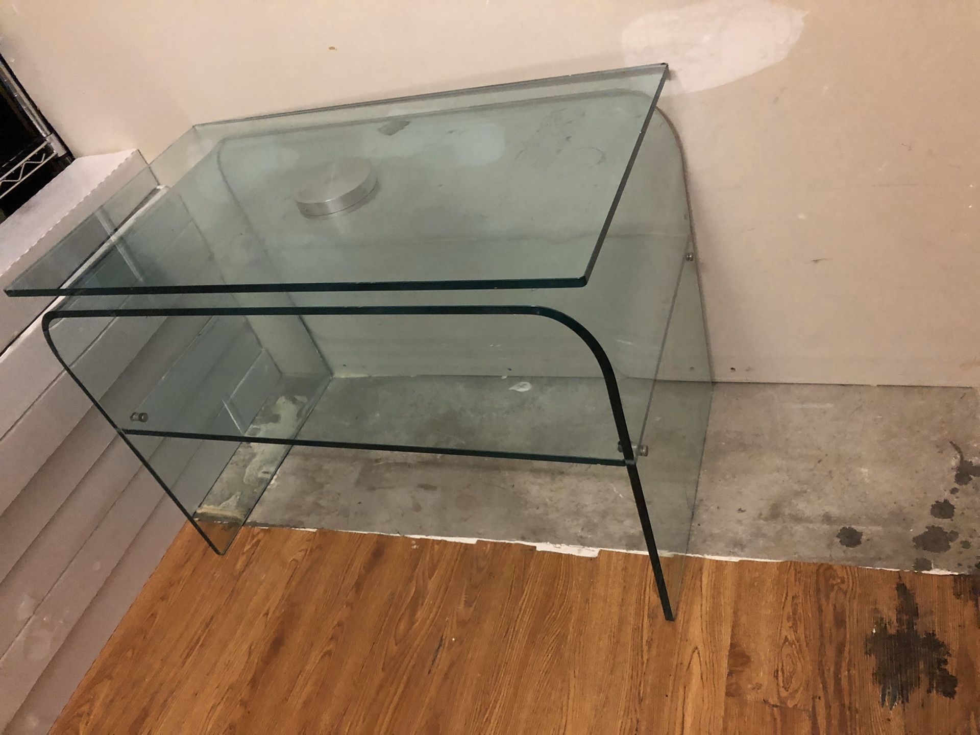 TV table glasses smart very good condition