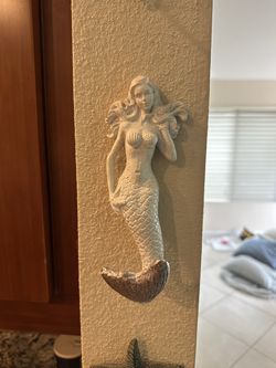 Hand towel hook