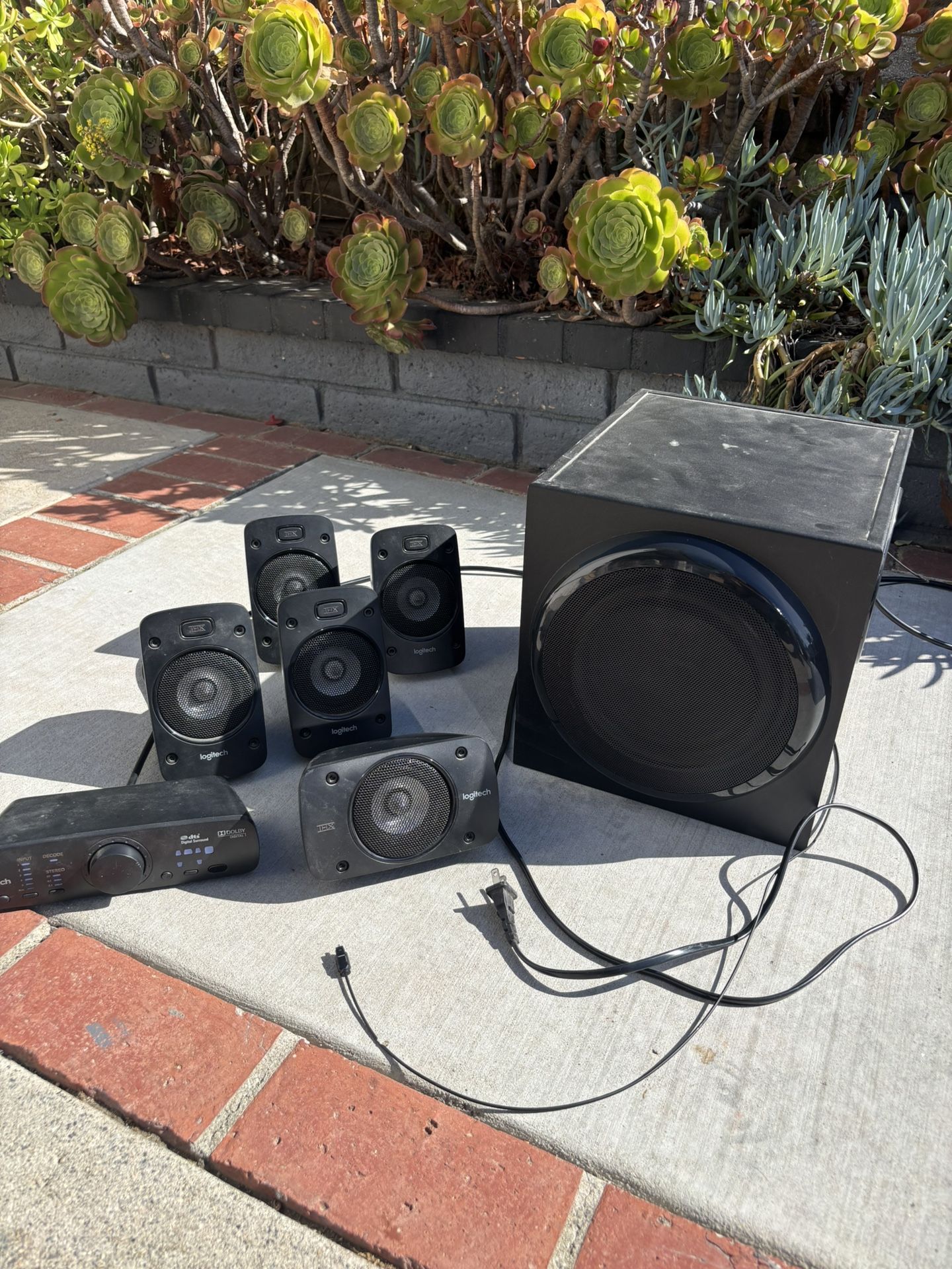 Logitech Surround Sound 5.1 System