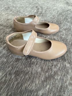 Theatricals Tan Tap Shoes – Size 9.5M
