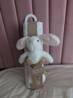NEW muslin blanket and plush bunny rabbit plushie rattle baby gift set chickpea
