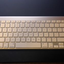 Apple Keyboard