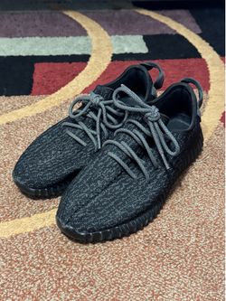 ADIDAS YEEZY MENS SIZE 8 (read description, low ball will be ignored)