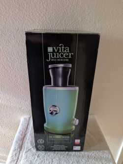 VITA JUICER $225 NEW IN BOX