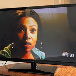 Samsung 43" Plasma TV - PN43F4500 with Remote & Stand! 📺🔊
