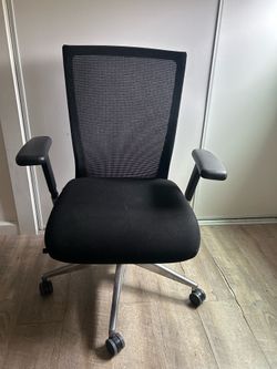 Black office chair - good condition