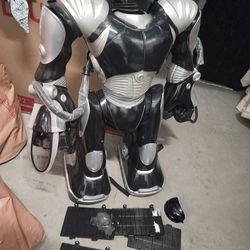Wowwee robosapien v2 black model for parts