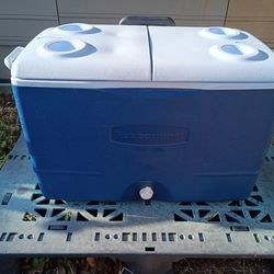 Rubbermaid Cooler on Wheels