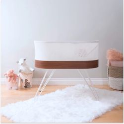 Snoo Bassinet Like New