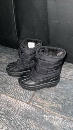 Snow boots