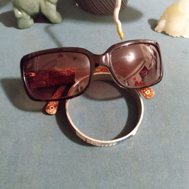 Coach Sunglasses With Clam Shell Case