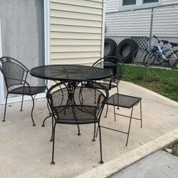 Wery Good Teybol And Thre Chear And Smol Teybol Iron Wery Good 250$