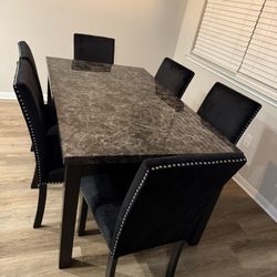 Dining Room Table 