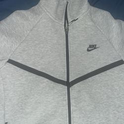 Nike Tech - Like New!! Great Deal!! READ DESCRIPTION 