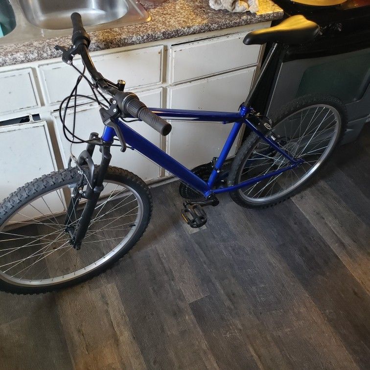 Huffy 26" Rock Creek Mountain Bike, Fits Riders 5'0"+, Blue, Adult, Men's