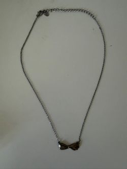 Dainty bow necklace