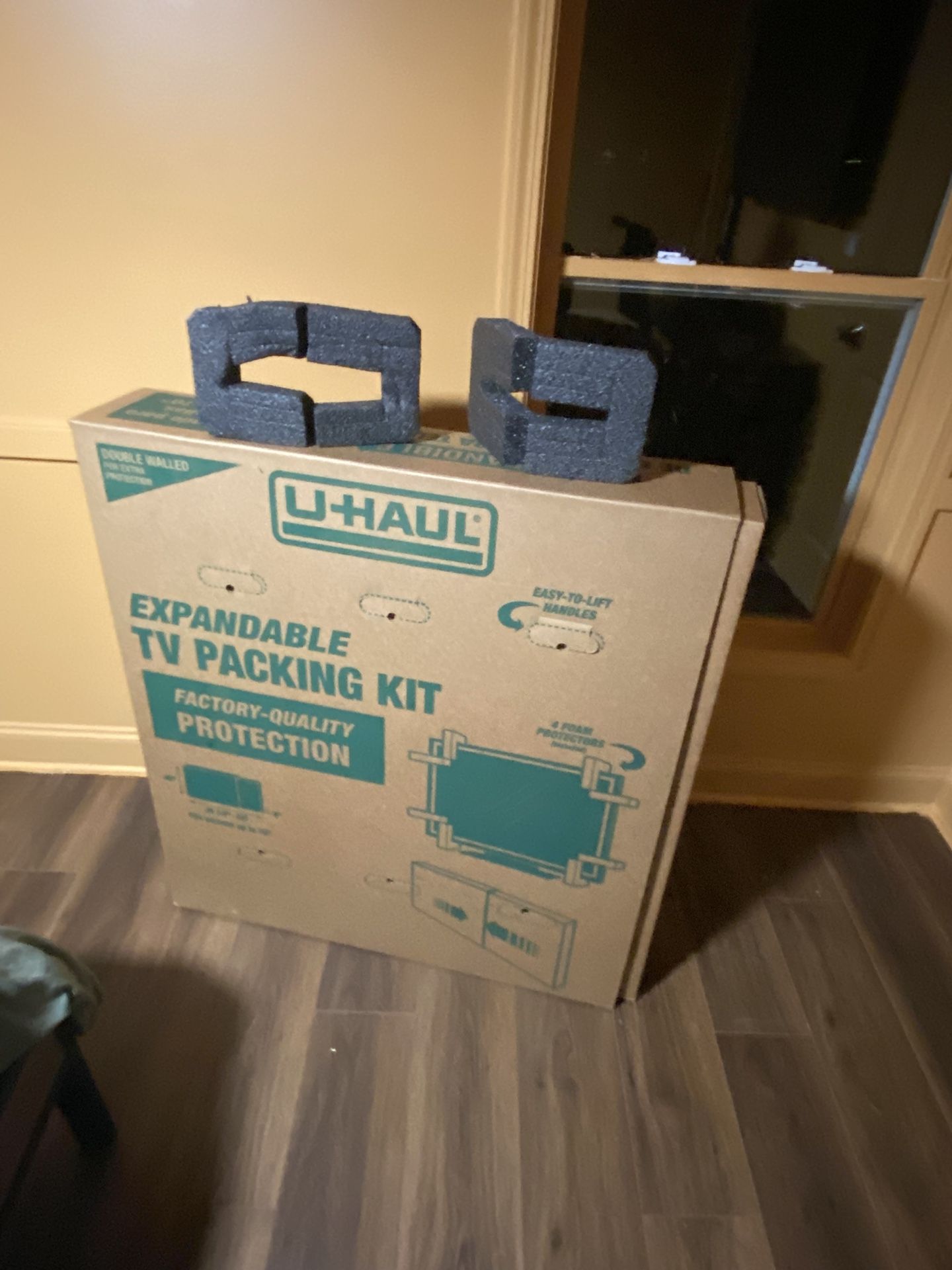 U-Haul Adjustable TV Boxes With Padding Included (x2)