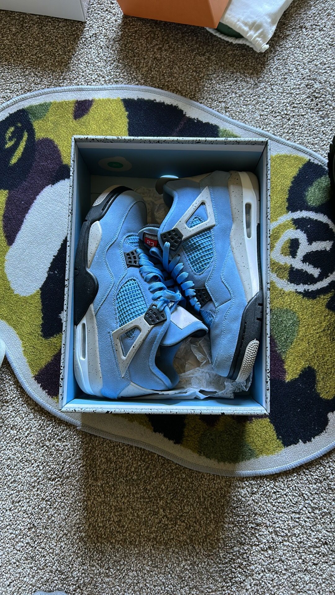 Jordan 4 University Blue Size 10.5