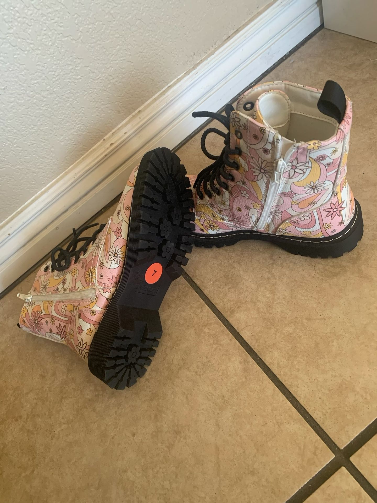 Pair Of Union Bay Boots Size 7