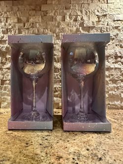Set of Two 18 Ounce Shimmer Mirror Wine Glasses
