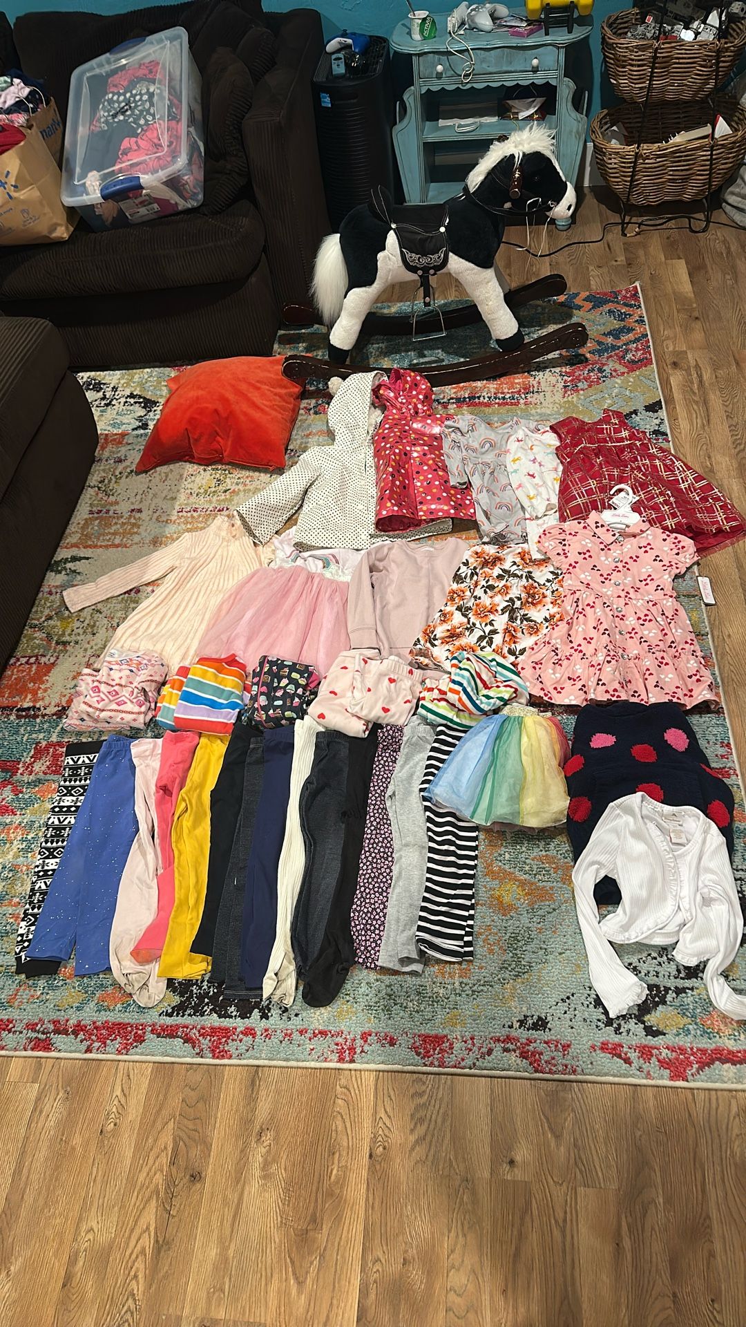 4/4T Lot Girl Leaning Clothes