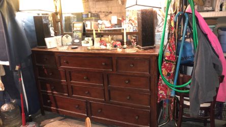 6ft Solid Wood Dresser With Mirror