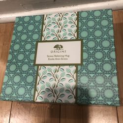 ORIGINS  Stress Relieving Hug 