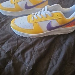 Nike air lakers