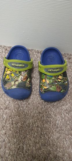 Crocs Size 6