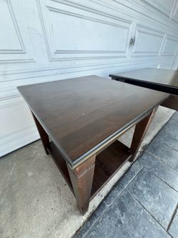Side end table
