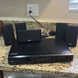 LG LHB335 Blue Ray DVD Home Theater System USB HDMI Dolby Stereo System