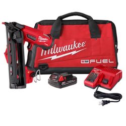 Milwaukee 16-Gauge Angled Finish Nailer Kit 