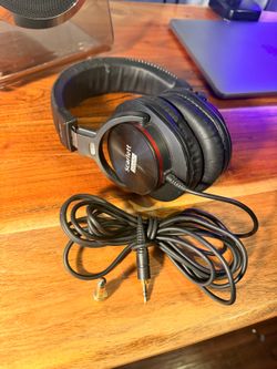 Focusrite Scarlett Studio HP60 MkIII Headphones