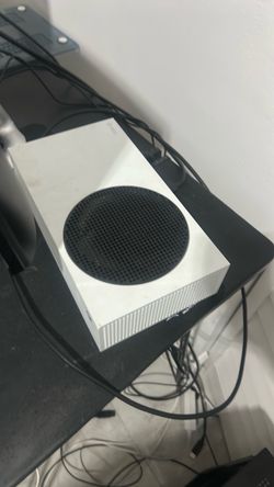 Xbox  series S and Xbox controller