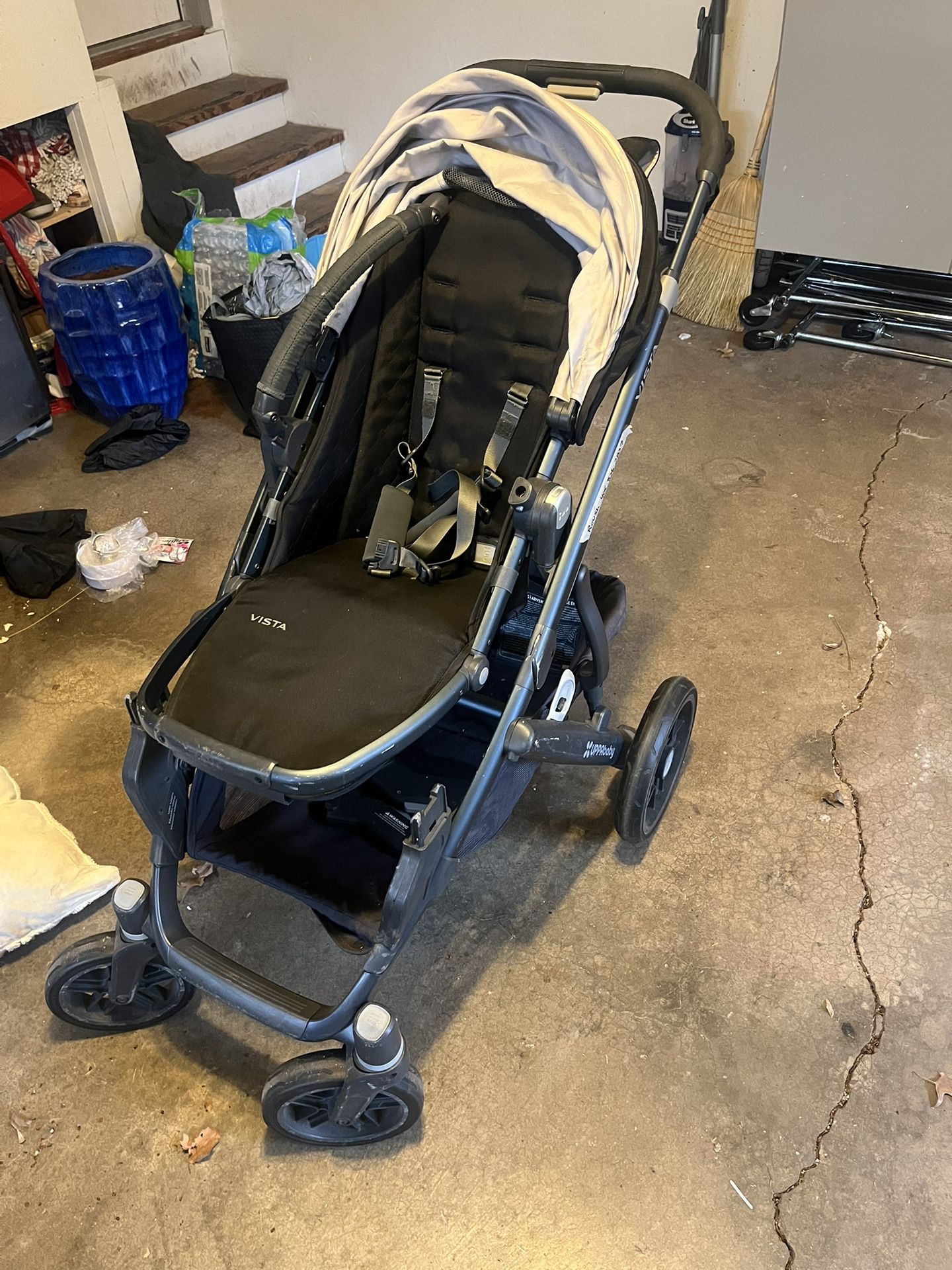 Uppababy Vista Stroller, Car seat And Bassinet