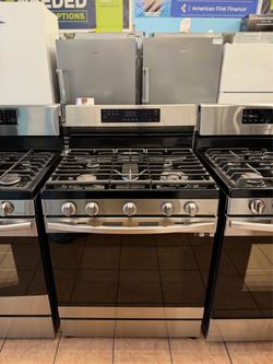 Samsung Gas Range with AirFry and Convection Oven
