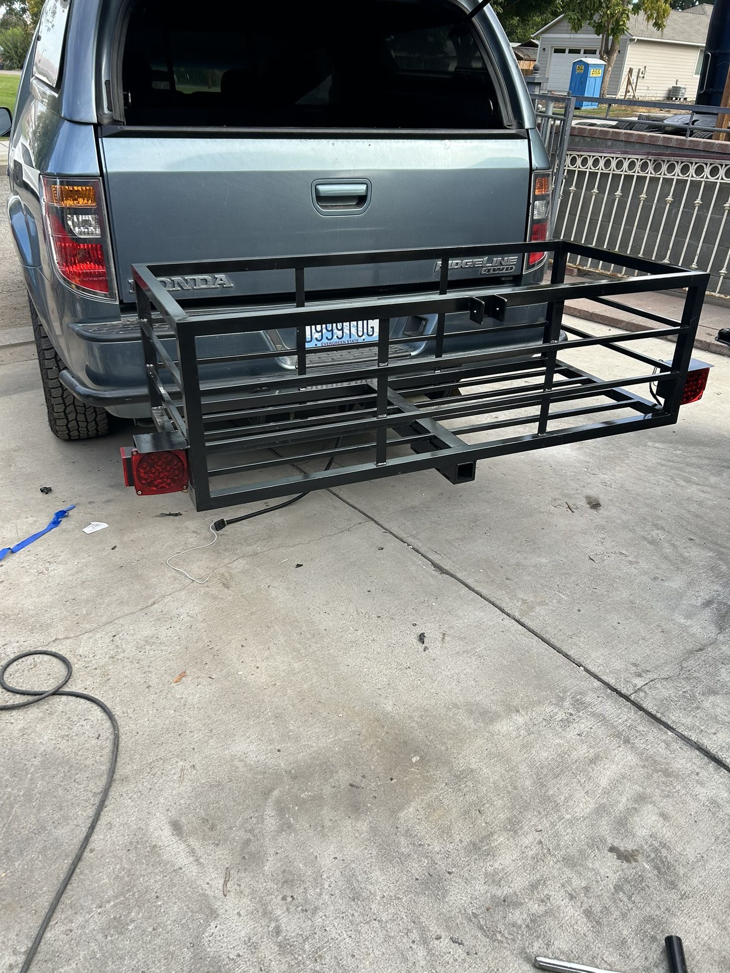 Adjustable Cargo Hitch