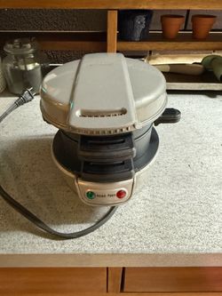 Breakfast McMuffin Maker – Great Condition!