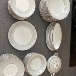 Noritake China - Sabrina Set