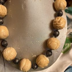 12 VINTAGE CHINESE ZODIAC CARVED BONE ANIMAL BEADS Necklace