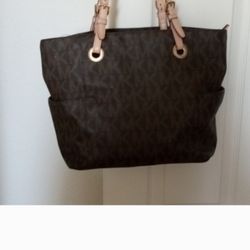 Michael Kors Jet Set Tote 