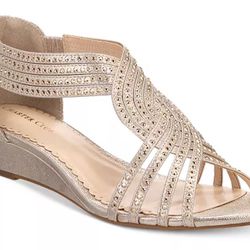 NEW GORGEOUS ROSE GOLD CHARTER CLUB SANDAL