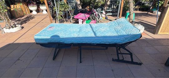 Folding Twin Bed with Mattress